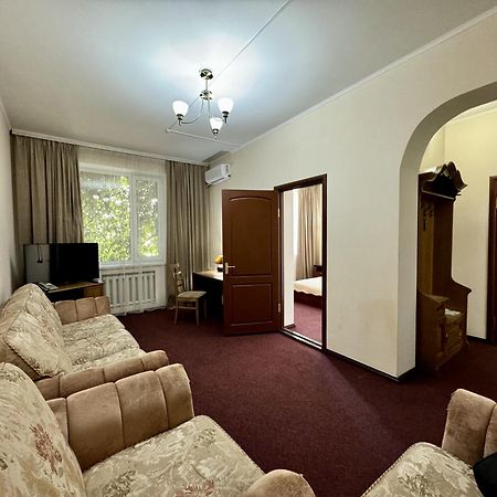 Hotel Zhambyl Taraz Bagian luar foto