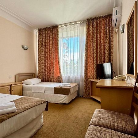 Hotel Zhambyl Taraz Bagian luar foto