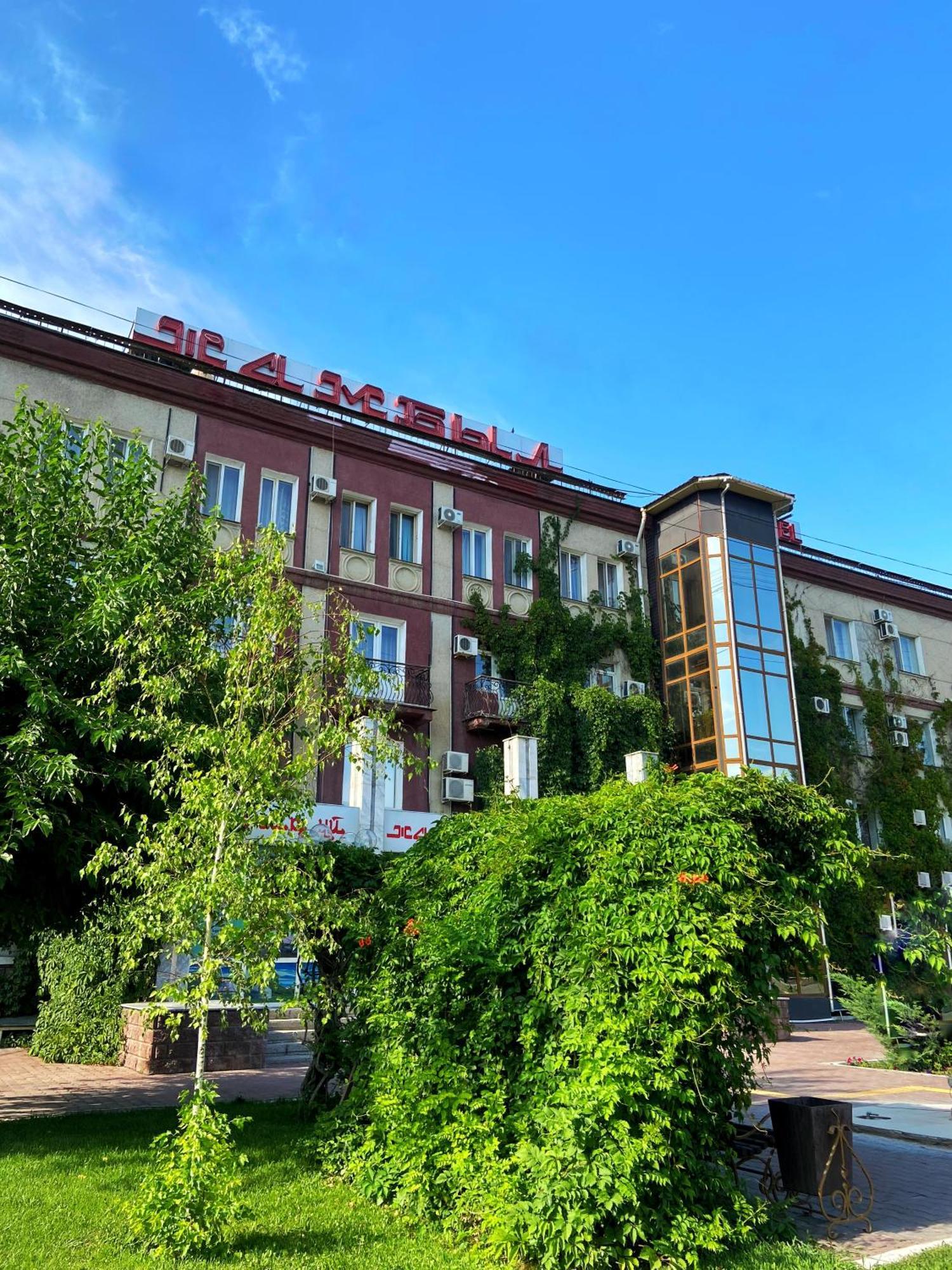 Hotel Zhambyl Taraz Bagian luar foto