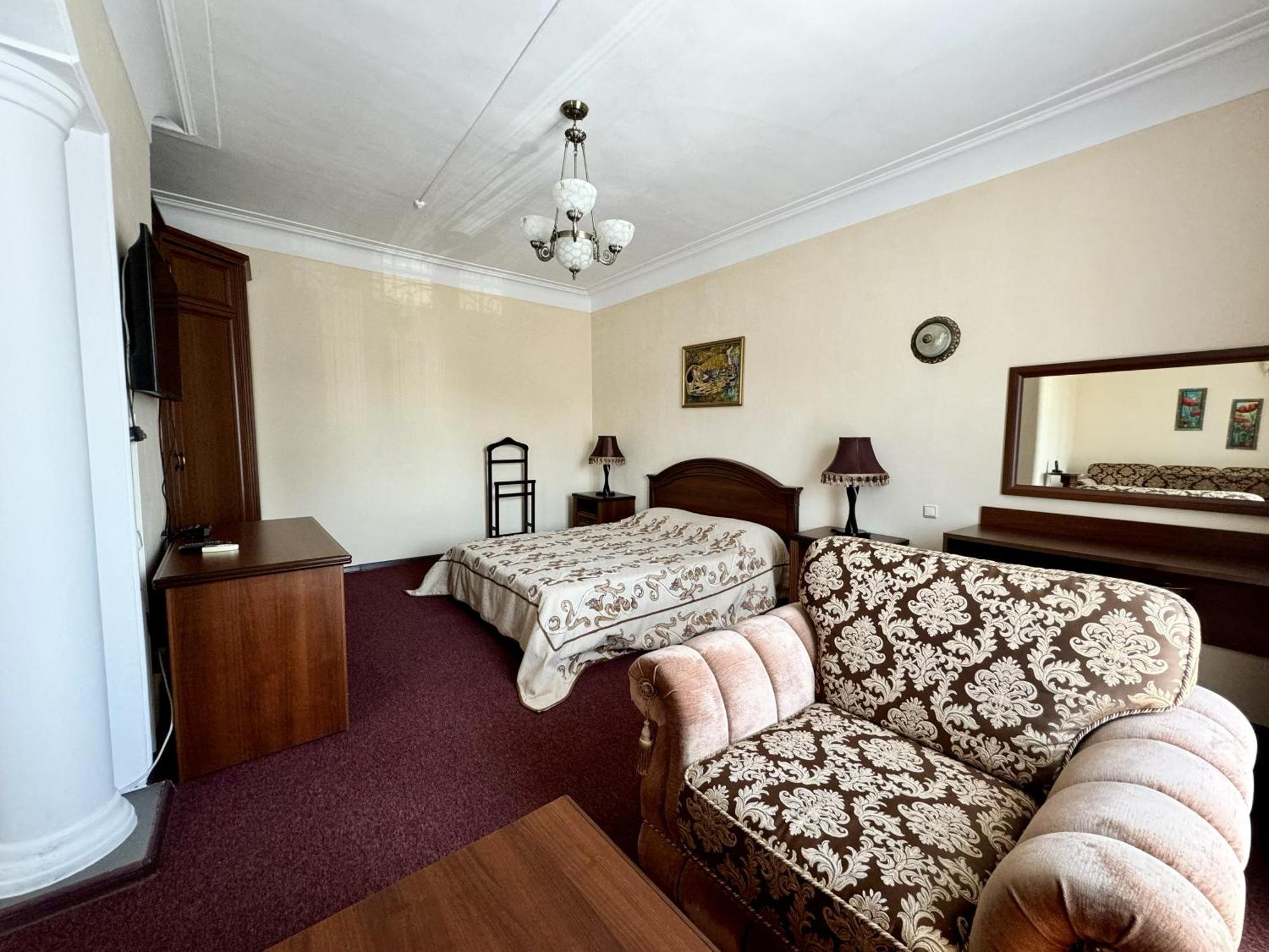 Hotel Zhambyl Taraz Bagian luar foto