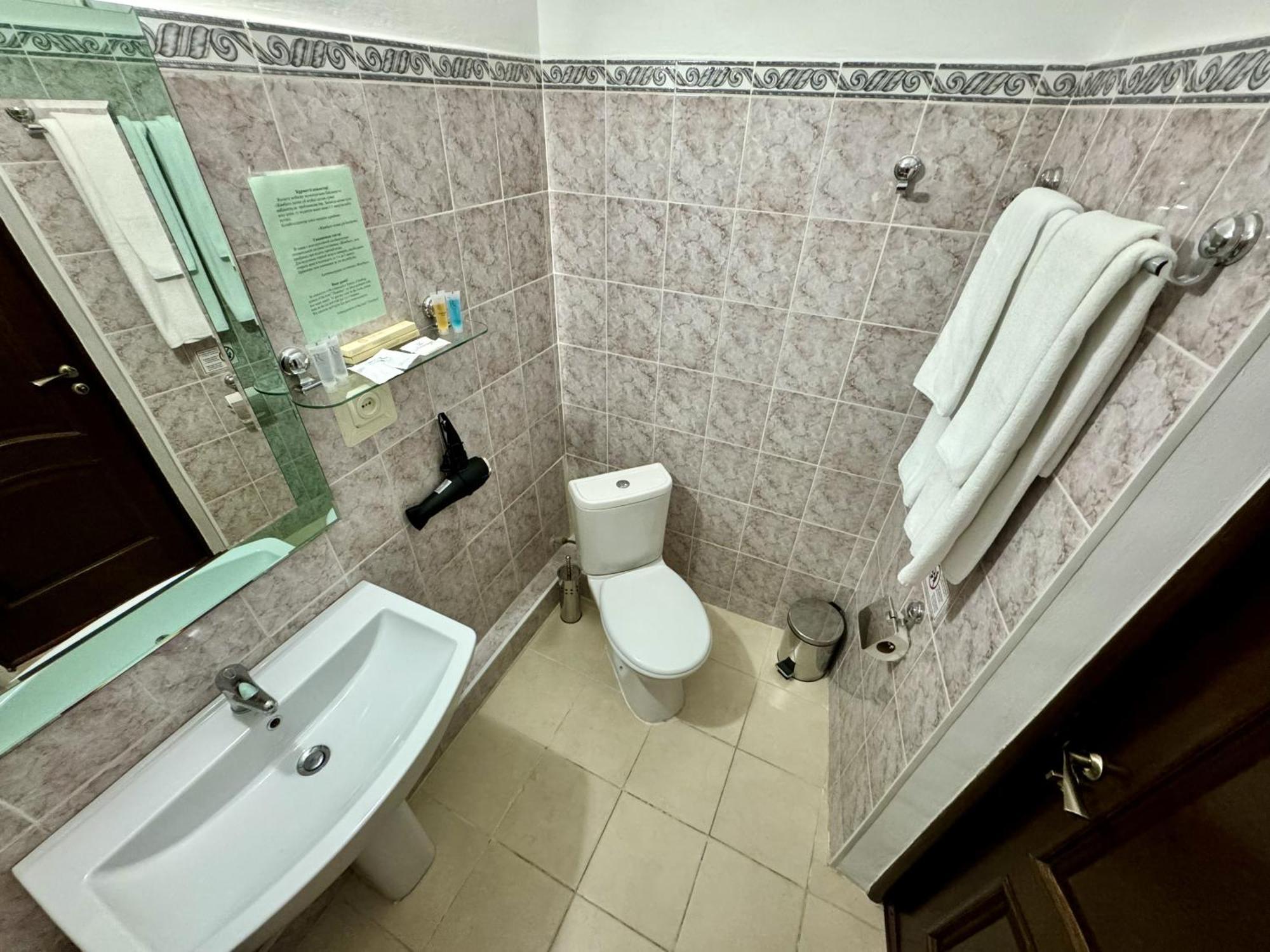 Hotel Zhambyl Taraz Bagian luar foto