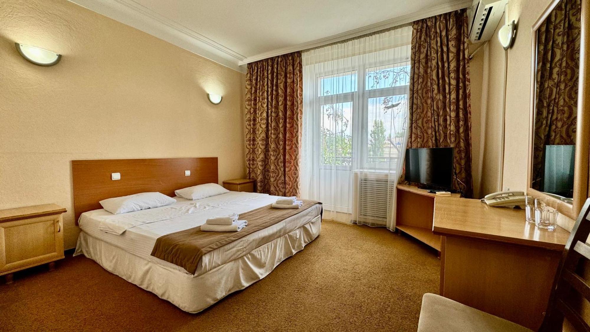 Hotel Zhambyl Taraz Bagian luar foto